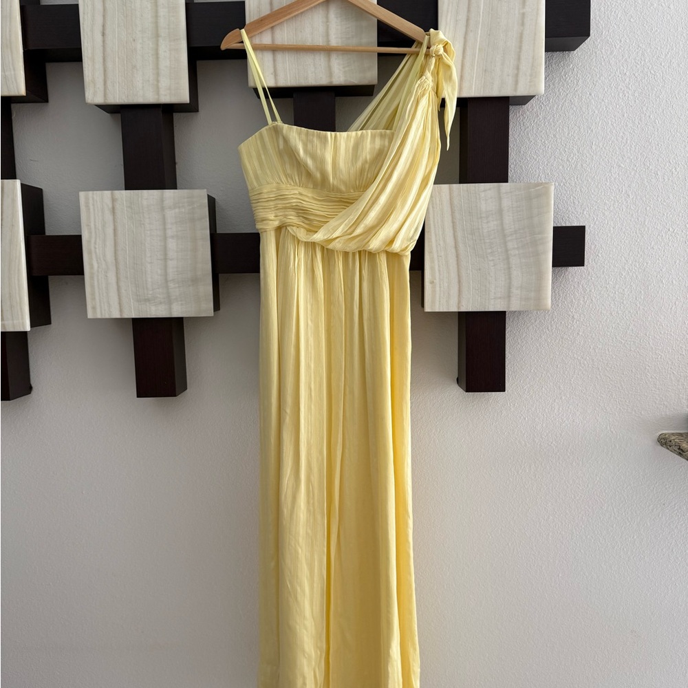 Elegant Yellow One-Shoulder Dress